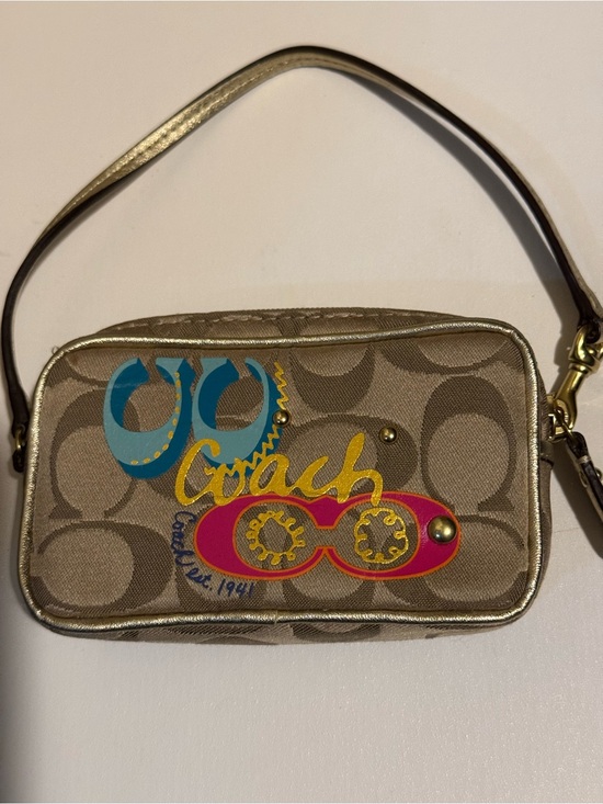 Coach Handbags - Coach Poppy Daisy Applique Signature Wristlet Khaki Gold Y2K